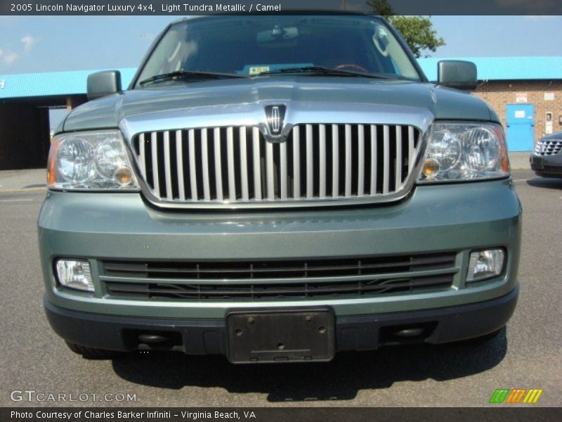Light Tundra Metallic / Camel 2005 Lincoln Navigator Luxury 4x4