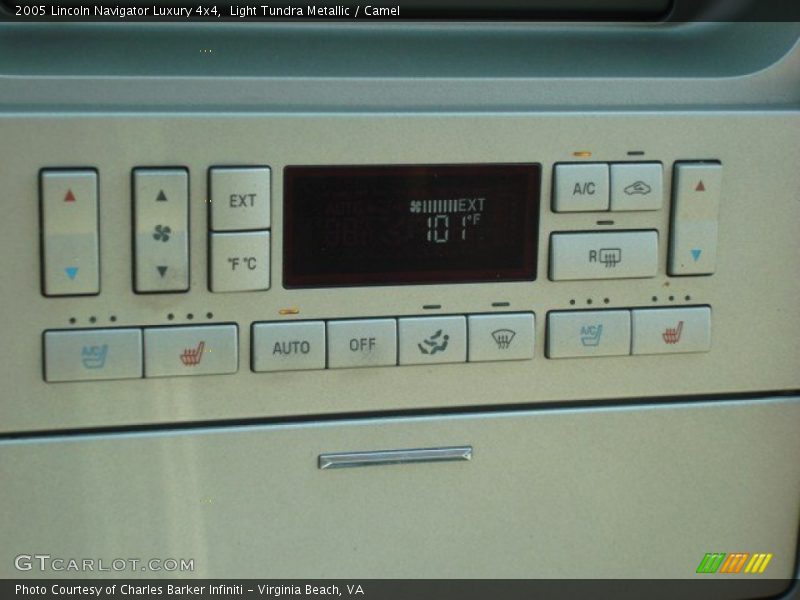 Light Tundra Metallic / Camel 2005 Lincoln Navigator Luxury 4x4