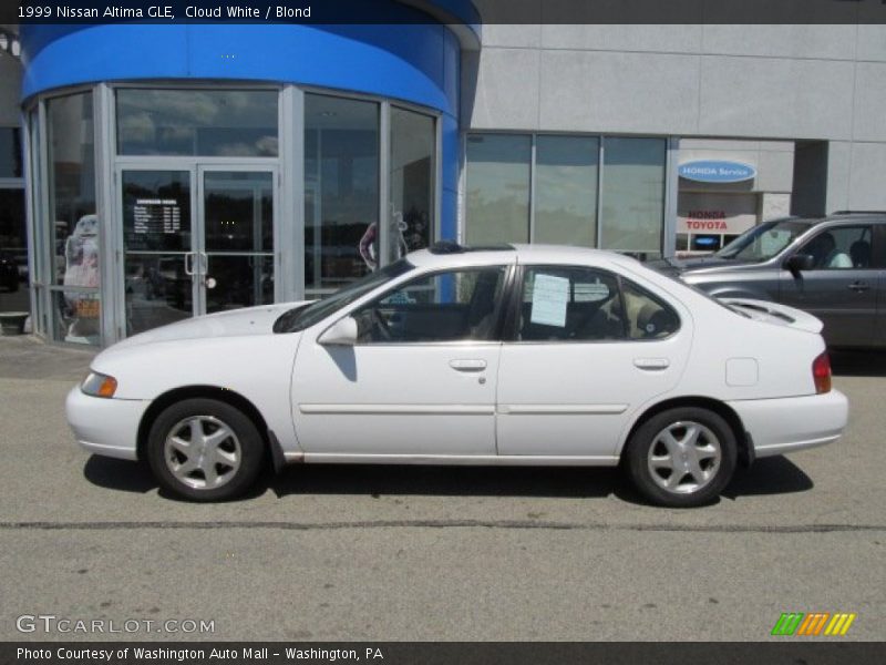 Cloud White / Blond 1999 Nissan Altima GLE