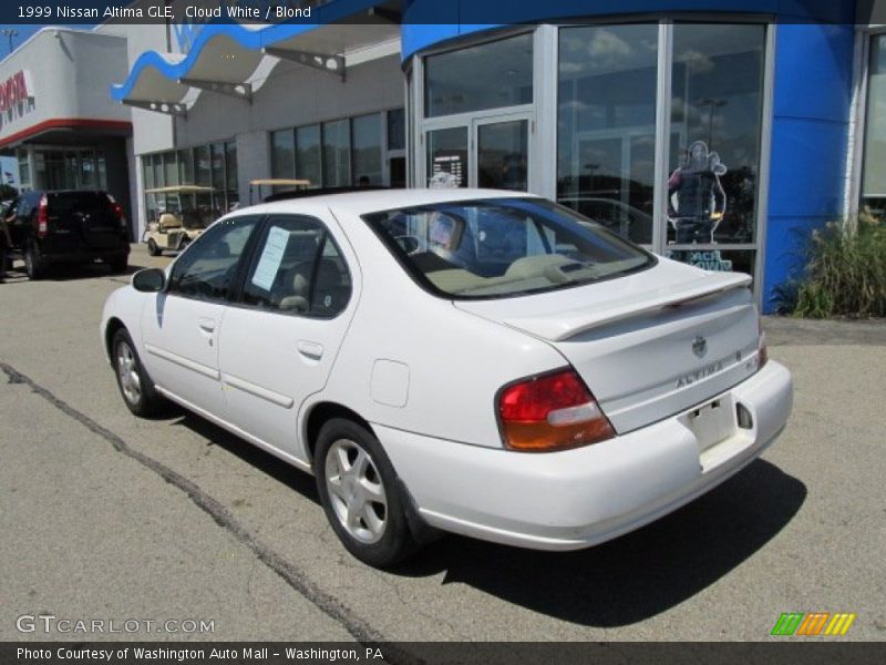 Cloud White / Blond 1999 Nissan Altima GLE