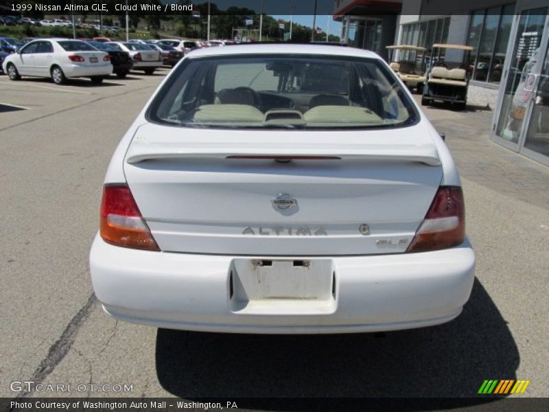 Cloud White / Blond 1999 Nissan Altima GLE