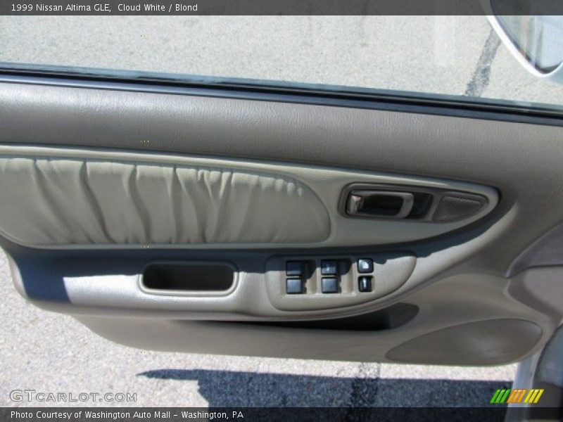 Cloud White / Blond 1999 Nissan Altima GLE