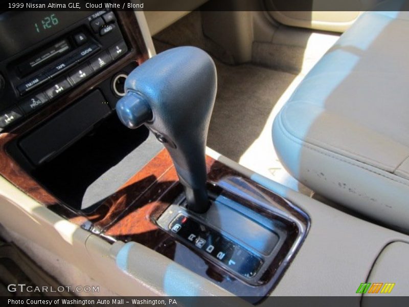 Cloud White / Blond 1999 Nissan Altima GLE