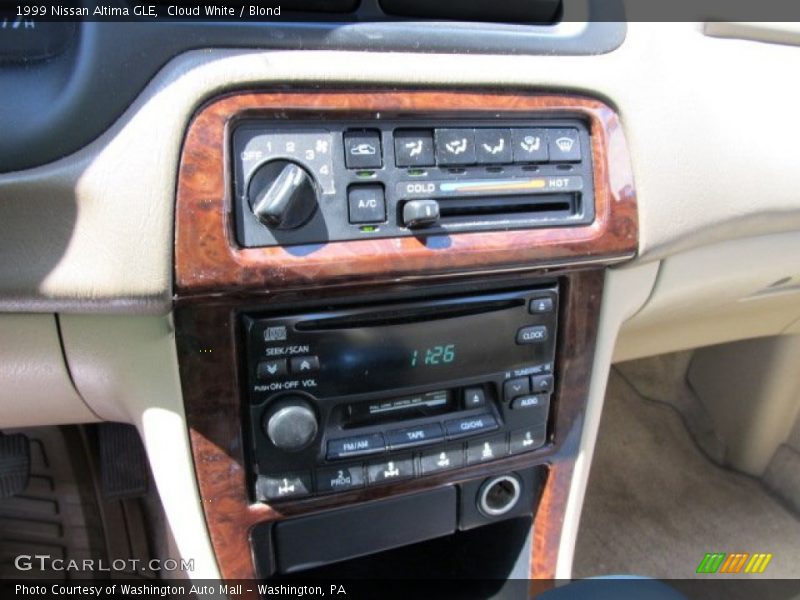 Cloud White / Blond 1999 Nissan Altima GLE