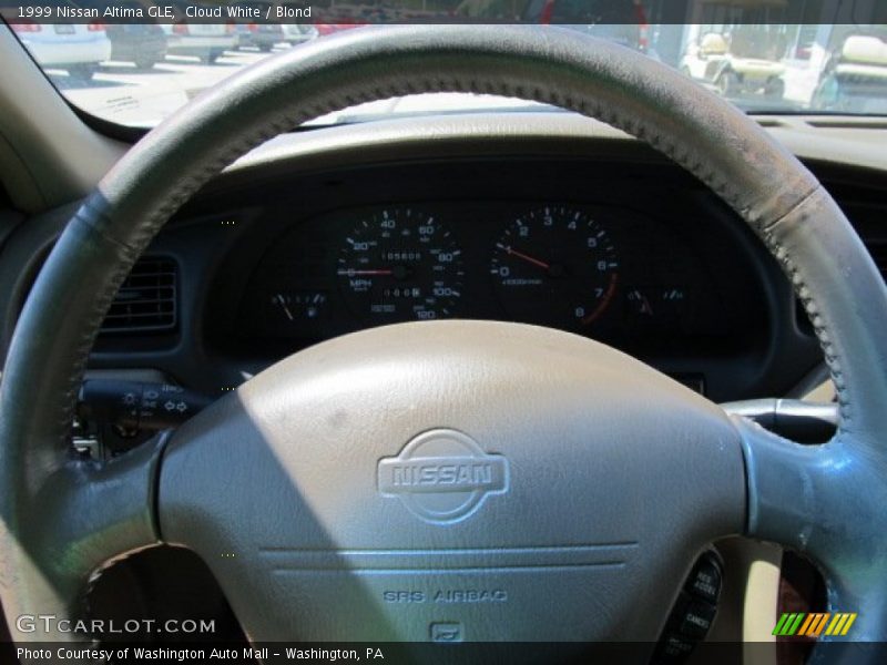 Cloud White / Blond 1999 Nissan Altima GLE