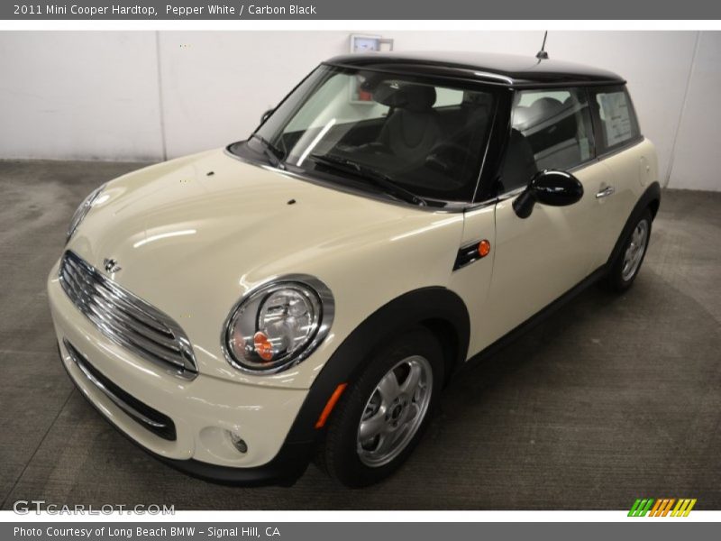 Pepper White / Carbon Black 2011 Mini Cooper Hardtop