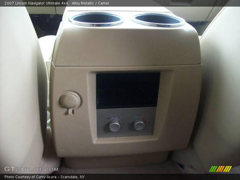 Alloy Metallic / Camel 2007 Lincoln Navigator Ultimate 4x4