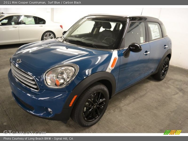 Front 3/4 View of 2011 Cooper Countryman
