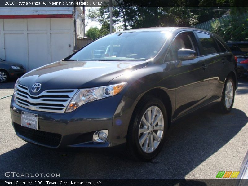 Magnetic Gray Metallic / Gray 2010 Toyota Venza I4