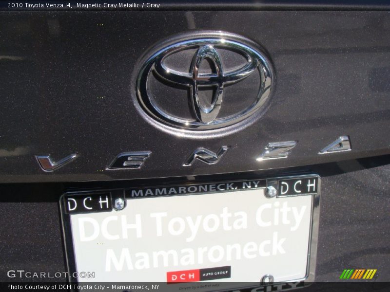 Magnetic Gray Metallic / Gray 2010 Toyota Venza I4