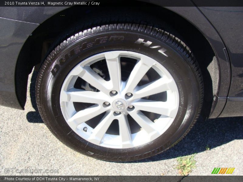 Magnetic Gray Metallic / Gray 2010 Toyota Venza I4