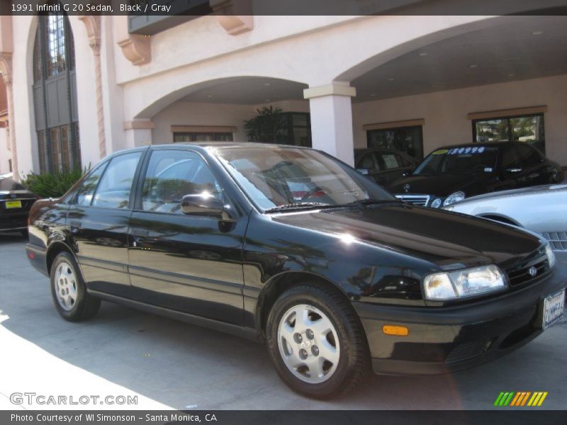 Black / Gray 1991 Infiniti G 20 Sedan