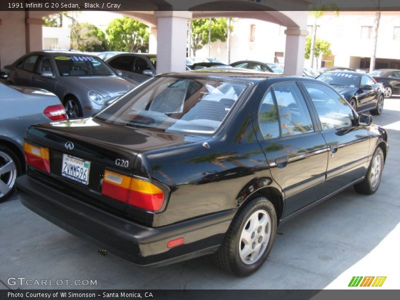 Black / Gray 1991 Infiniti G 20 Sedan