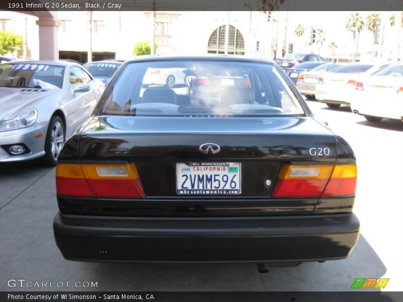 Black / Gray 1991 Infiniti G 20 Sedan