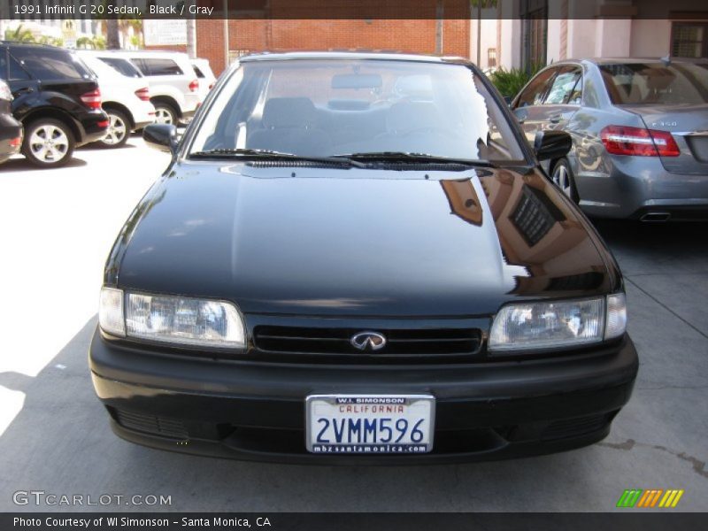 Black / Gray 1991 Infiniti G 20 Sedan