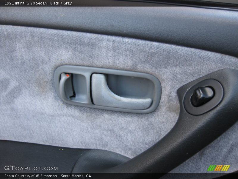 Black / Gray 1991 Infiniti G 20 Sedan