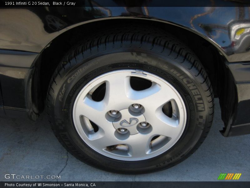 Black / Gray 1991 Infiniti G 20 Sedan