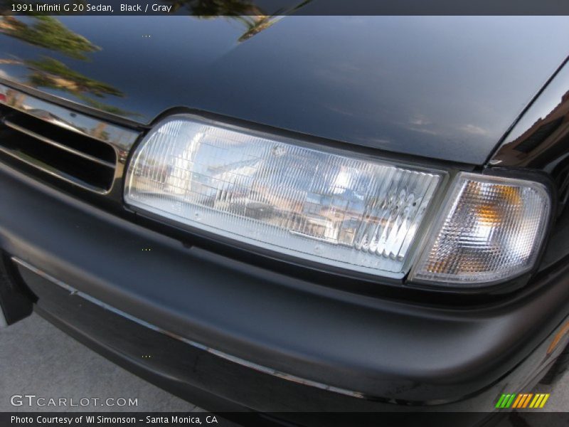 Black / Gray 1991 Infiniti G 20 Sedan