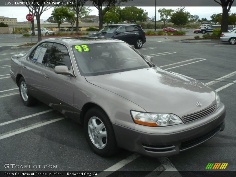 Front 3/4 View of 1993 ES 300