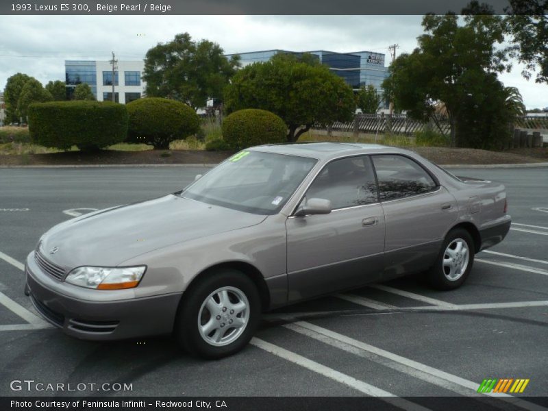 Front 3/4 View of 1993 ES 300