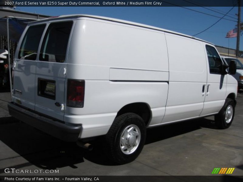 Oxford White / Medium Flint Grey 2007 Ford E Series Van E250 Super Duty Commercial