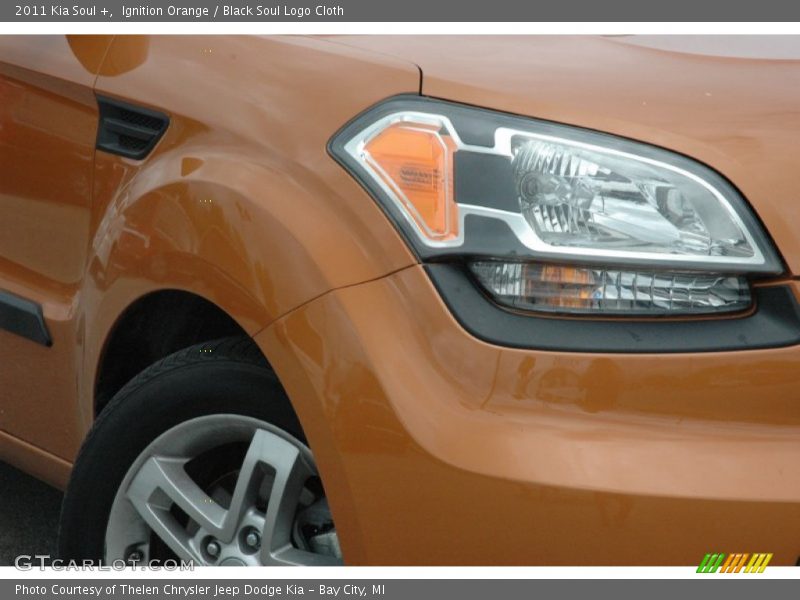 Ignition Orange / Black Soul Logo Cloth 2011 Kia Soul +
