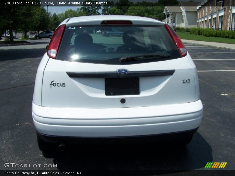 Cloud 9 White / Dark Charcoal 2000 Ford Focus ZX3 Coupe
