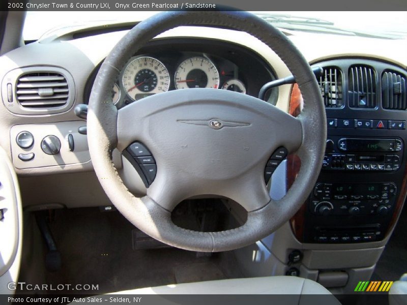 Onyx Green Pearlcoat / Sandstone 2002 Chrysler Town & Country LXi