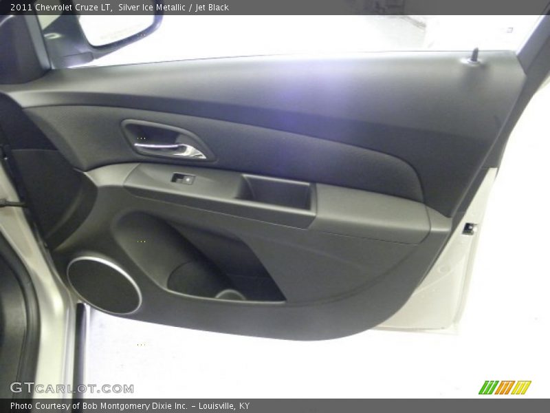 Silver Ice Metallic / Jet Black 2011 Chevrolet Cruze LT