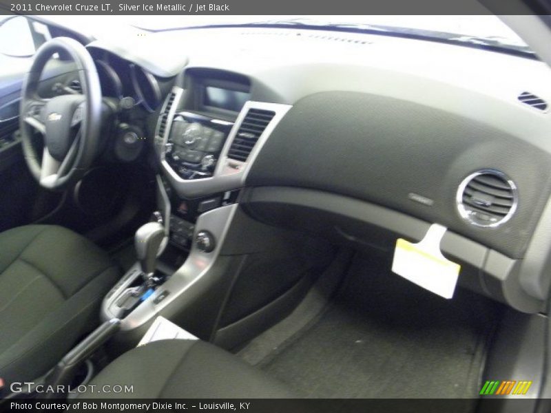 Silver Ice Metallic / Jet Black 2011 Chevrolet Cruze LT