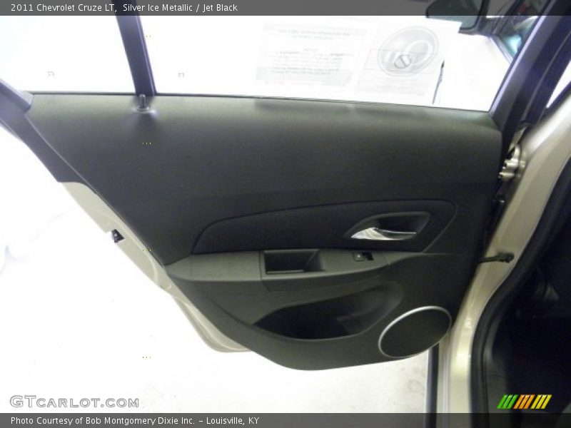Silver Ice Metallic / Jet Black 2011 Chevrolet Cruze LT