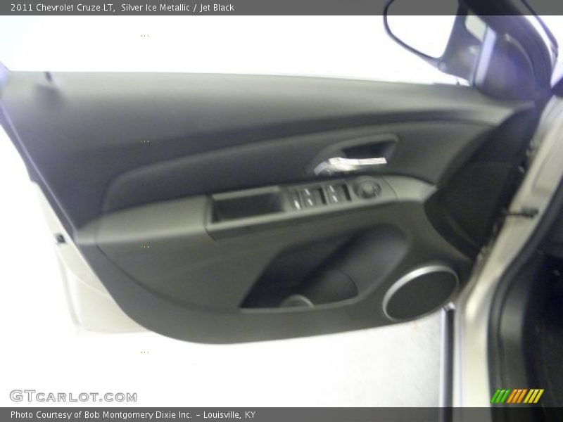 Silver Ice Metallic / Jet Black 2011 Chevrolet Cruze LT