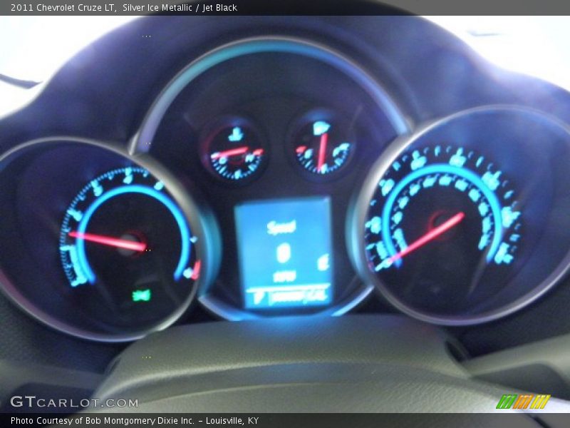 Silver Ice Metallic / Jet Black 2011 Chevrolet Cruze LT