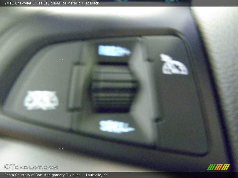 Silver Ice Metallic / Jet Black 2011 Chevrolet Cruze LT