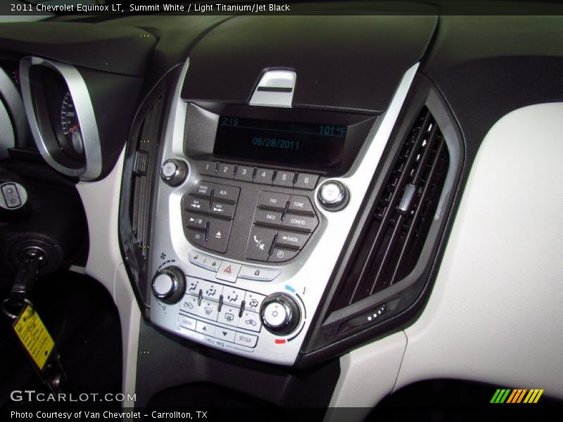Summit White / Light Titanium/Jet Black 2011 Chevrolet Equinox LT