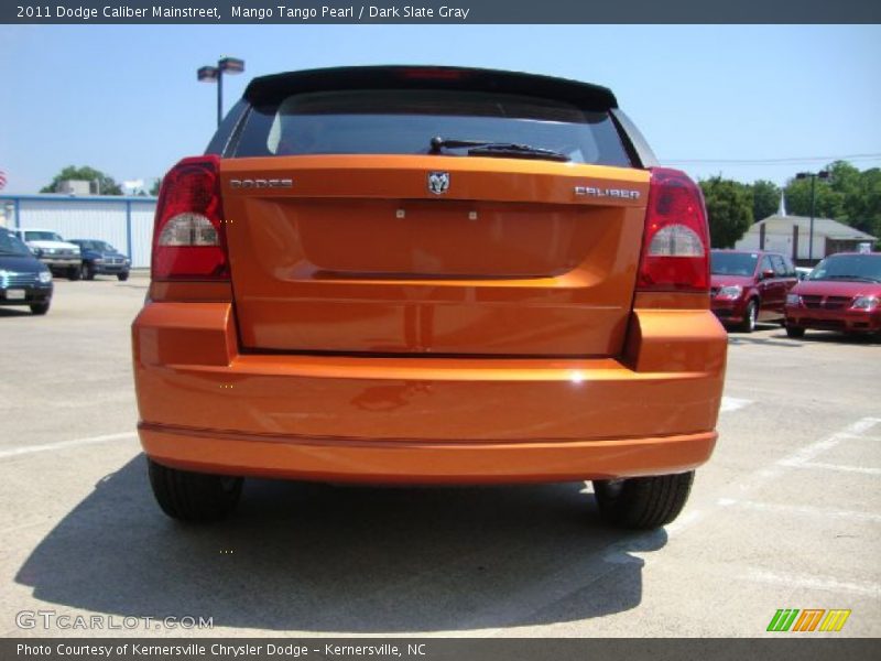 Mango Tango Pearl / Dark Slate Gray 2011 Dodge Caliber Mainstreet