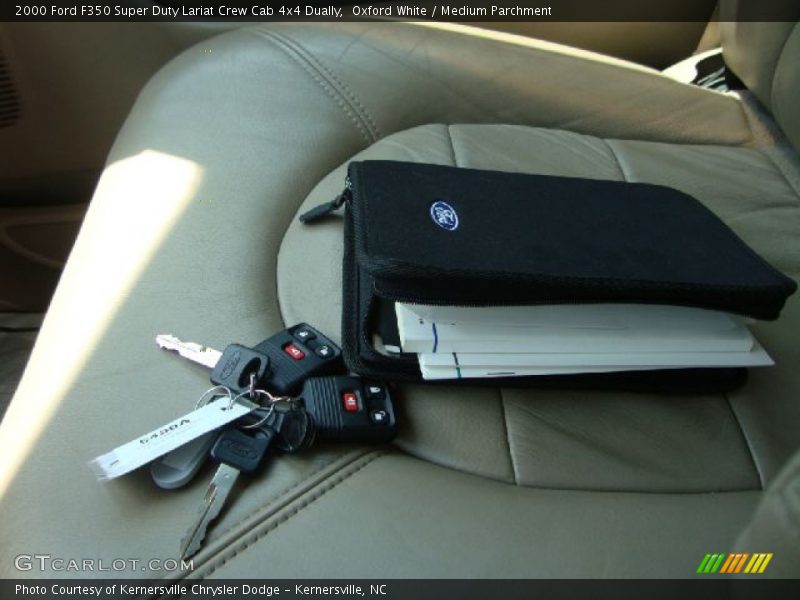 Oxford White / Medium Parchment 2000 Ford F350 Super Duty Lariat Crew Cab 4x4 Dually