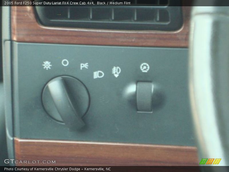 Black / Medium Flint 2005 Ford F250 Super Duty Lariat FX4 Crew Cab 4x4