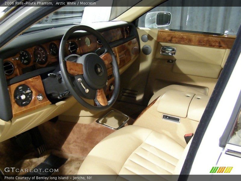 Arctic White / Moccasin 2006 Rolls-Royce Phantom