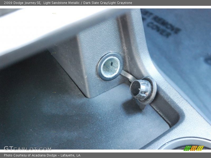 Light Sandstone Metallic / Dark Slate Gray/Light Graystone 2009 Dodge Journey SE