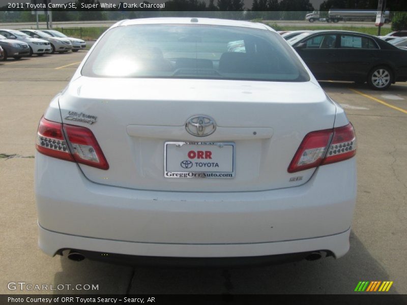 Super White / Dark Charcoal 2011 Toyota Camry SE