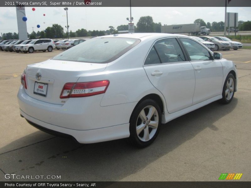 Super White / Dark Charcoal 2011 Toyota Camry SE