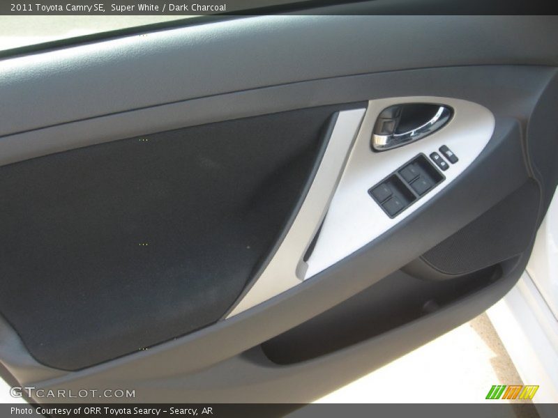 Super White / Dark Charcoal 2011 Toyota Camry SE