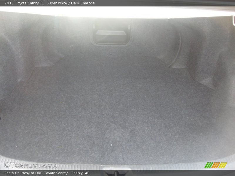 Super White / Dark Charcoal 2011 Toyota Camry SE