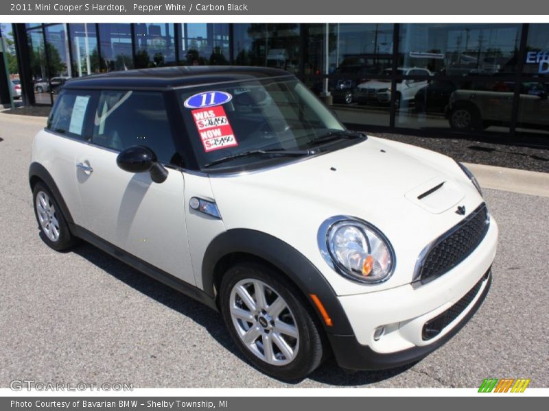 Pepper White / Carbon Black 2011 Mini Cooper S Hardtop