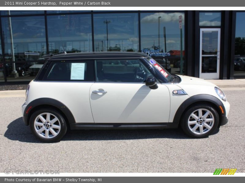 Pepper White / Carbon Black 2011 Mini Cooper S Hardtop