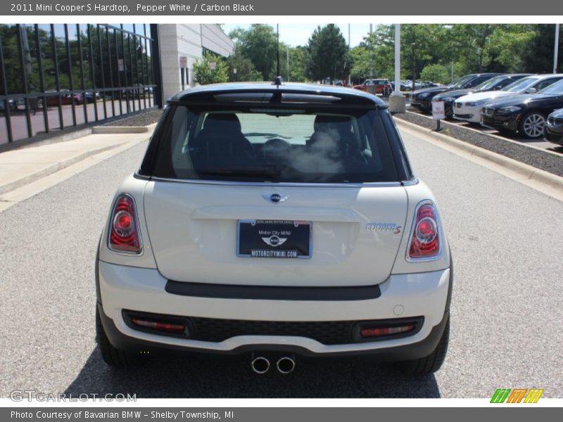 Pepper White / Carbon Black 2011 Mini Cooper S Hardtop