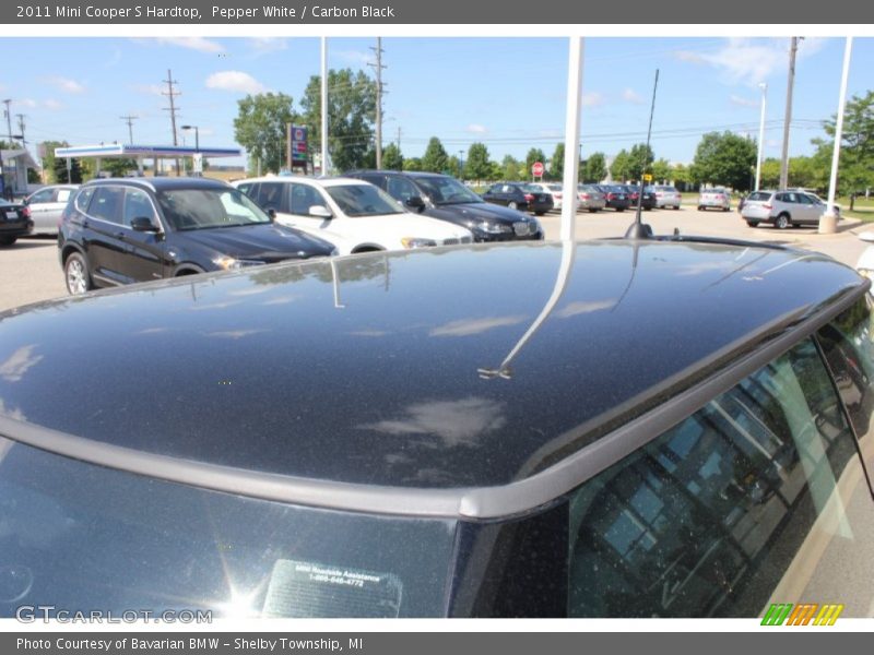 Pepper White / Carbon Black 2011 Mini Cooper S Hardtop