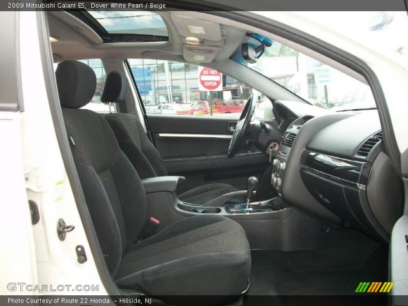 Dover White Pearl / Beige 2009 Mitsubishi Galant ES
