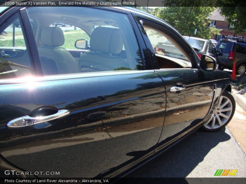 Emerald Fire Metallic / Champagne/Mocha 2008 Jaguar XJ Vanden Plas